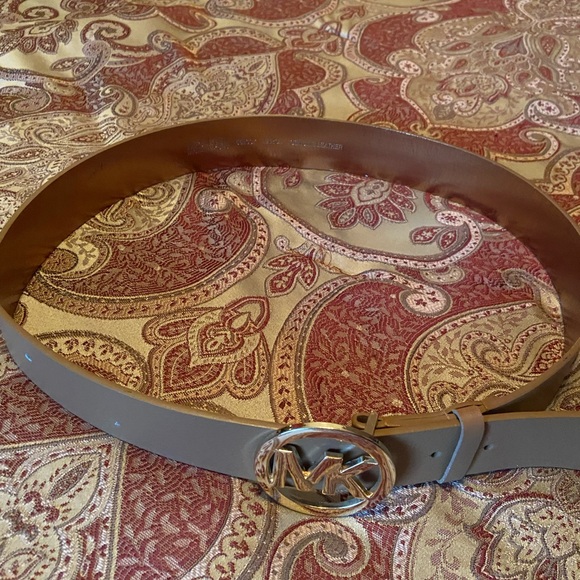 Two piece MK set Belt and Bag - Picture 3 of 10